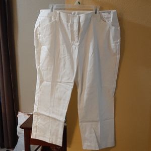 White crop pants